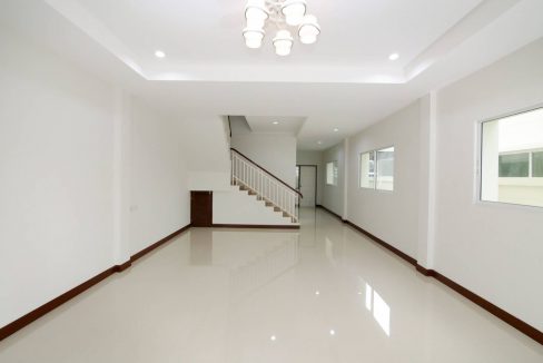 Townhome Ladprao 101 for sale (8)