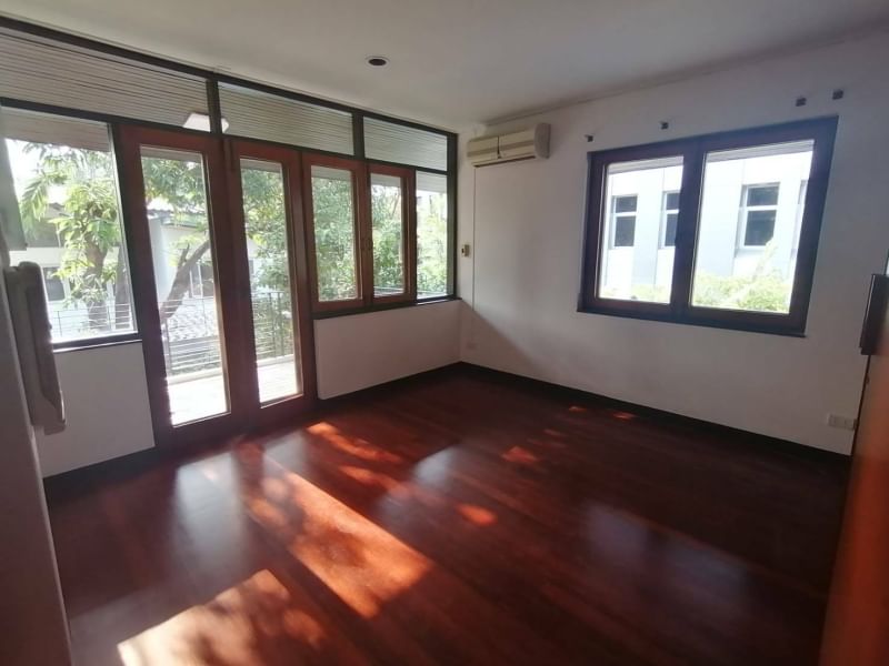 Beautiful Newly Renovated single house for rent in Nanglinjee,Yennakart Sathorn (8)