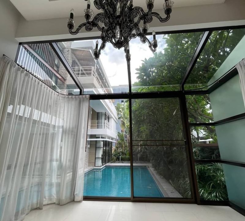 House With Private Swimming  Pool in Thonglor (3)