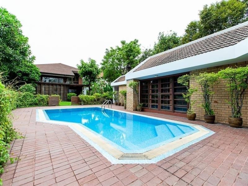 Single House With Private Swimming Pool In Ekamai (2)
