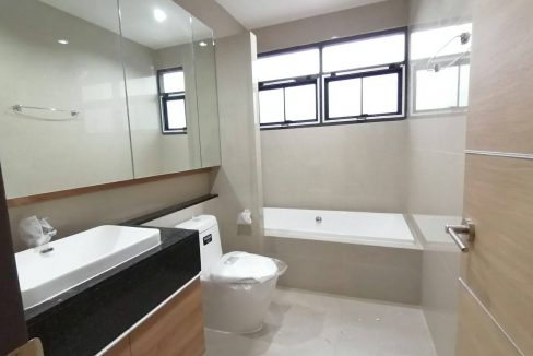 Single House with Private swimming pool Phrompong (8)