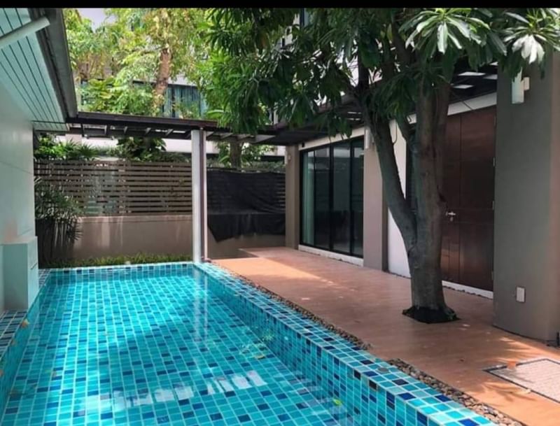 Sukhumvit 49 House with private swimming pool (2)