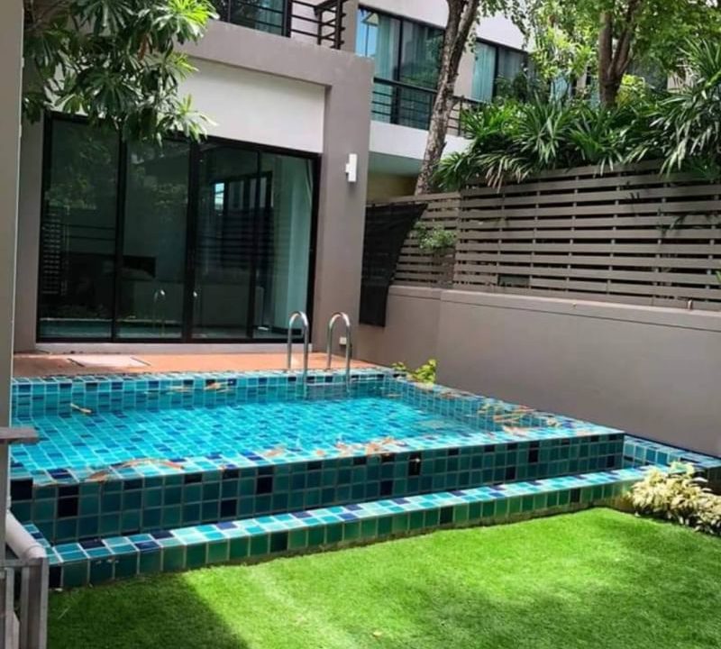 Sukhumvit 49 House with private swimming pool (9)