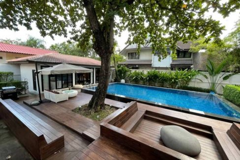 Villa House In Thonglor with Private Pool (10)