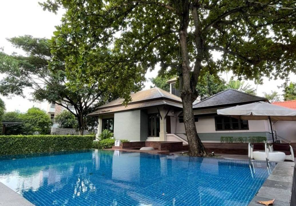 Villa House In Thonglor with Private Pool (7)