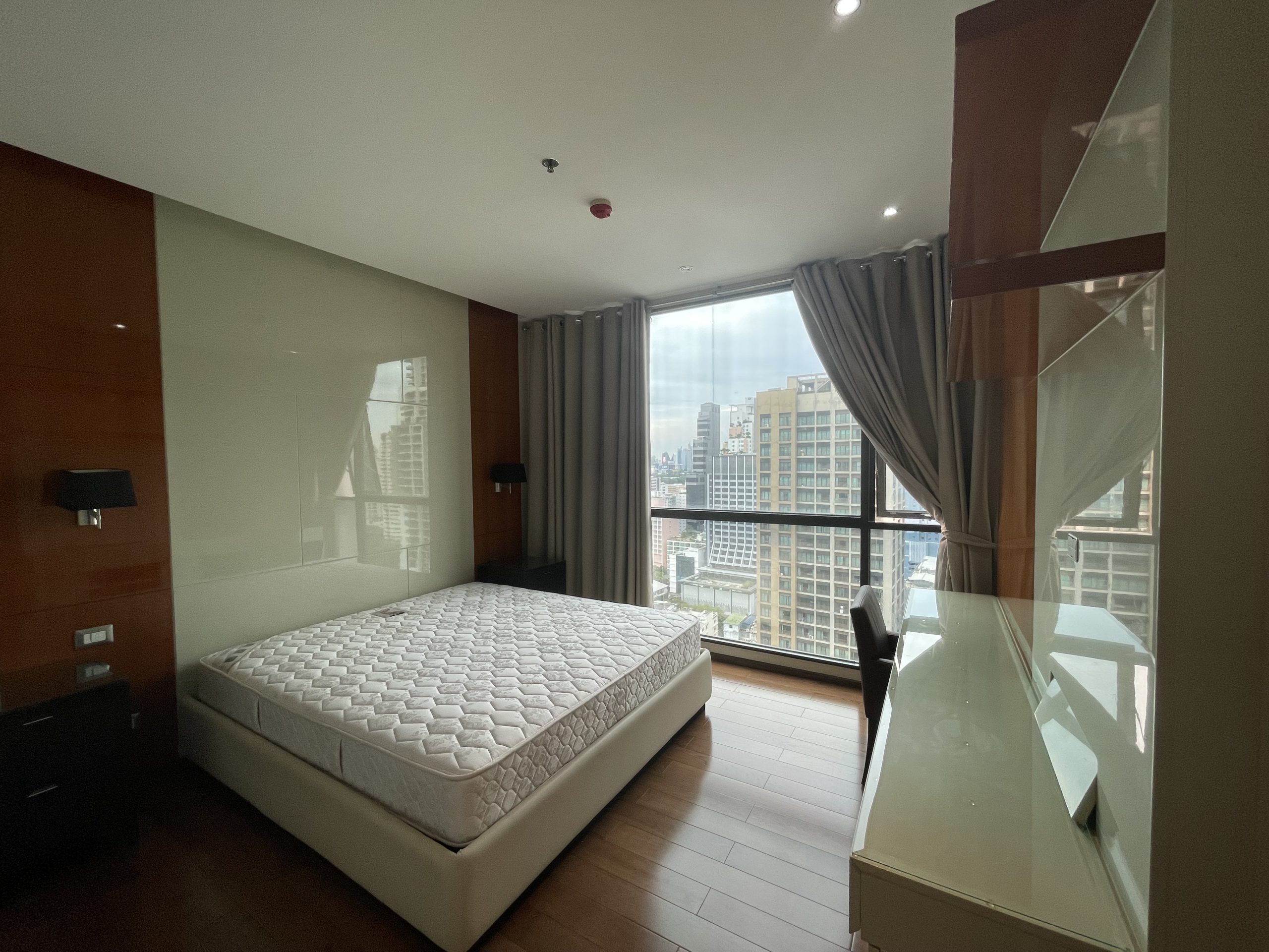 (For rent) Address 28, Super luxury Condominium near BTS Phrom Phong